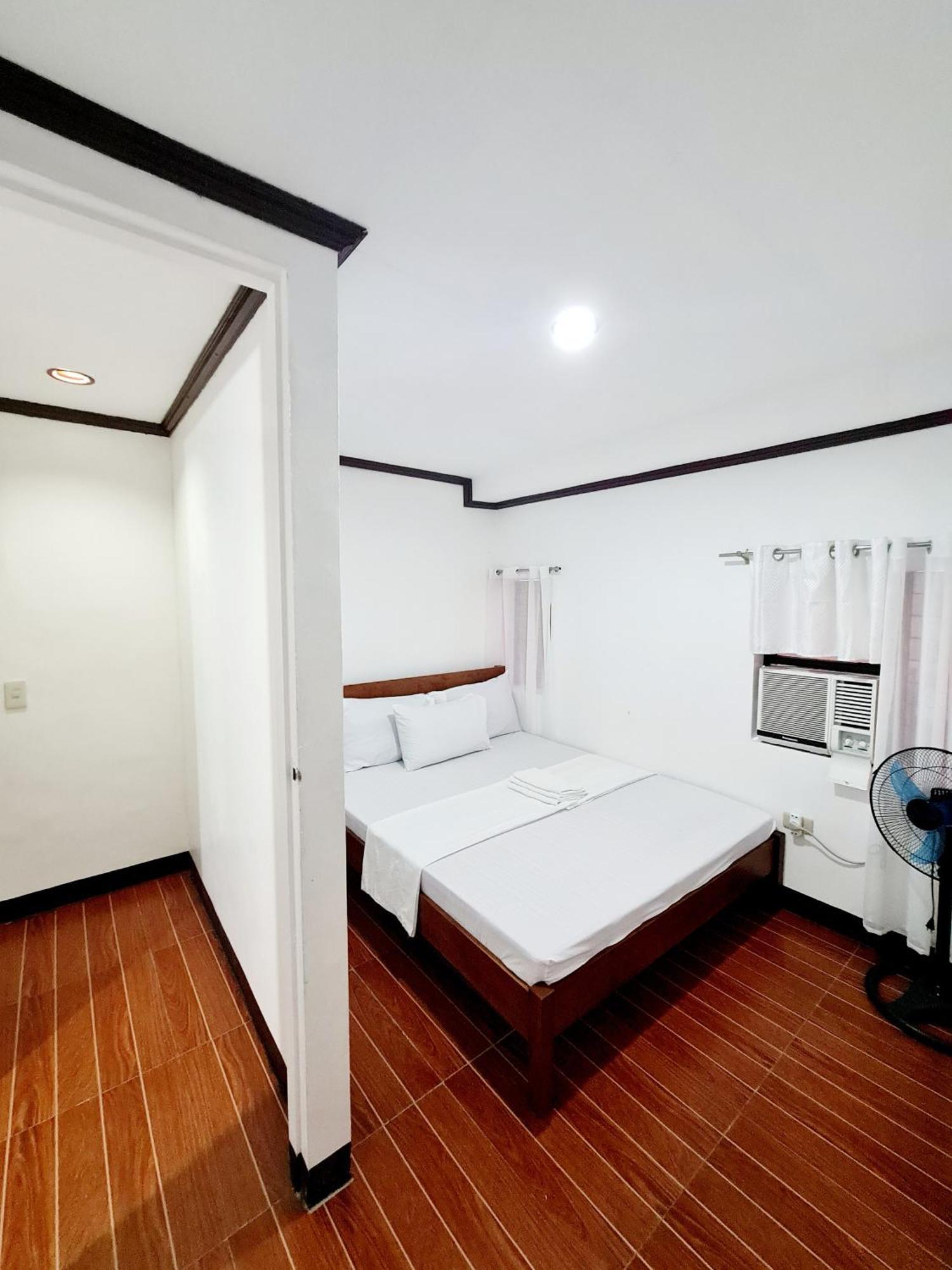 Calapan City Fully Furnished House Transient Near Xentromall L39 Kültér fotó